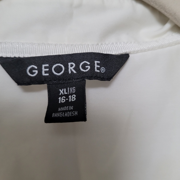 George Women's White Button-Up Top - Picture 2 of 3